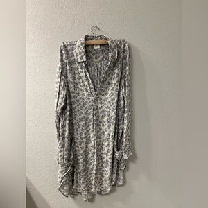 Gray and White Patterned‎ Long Sleeve tunic By together